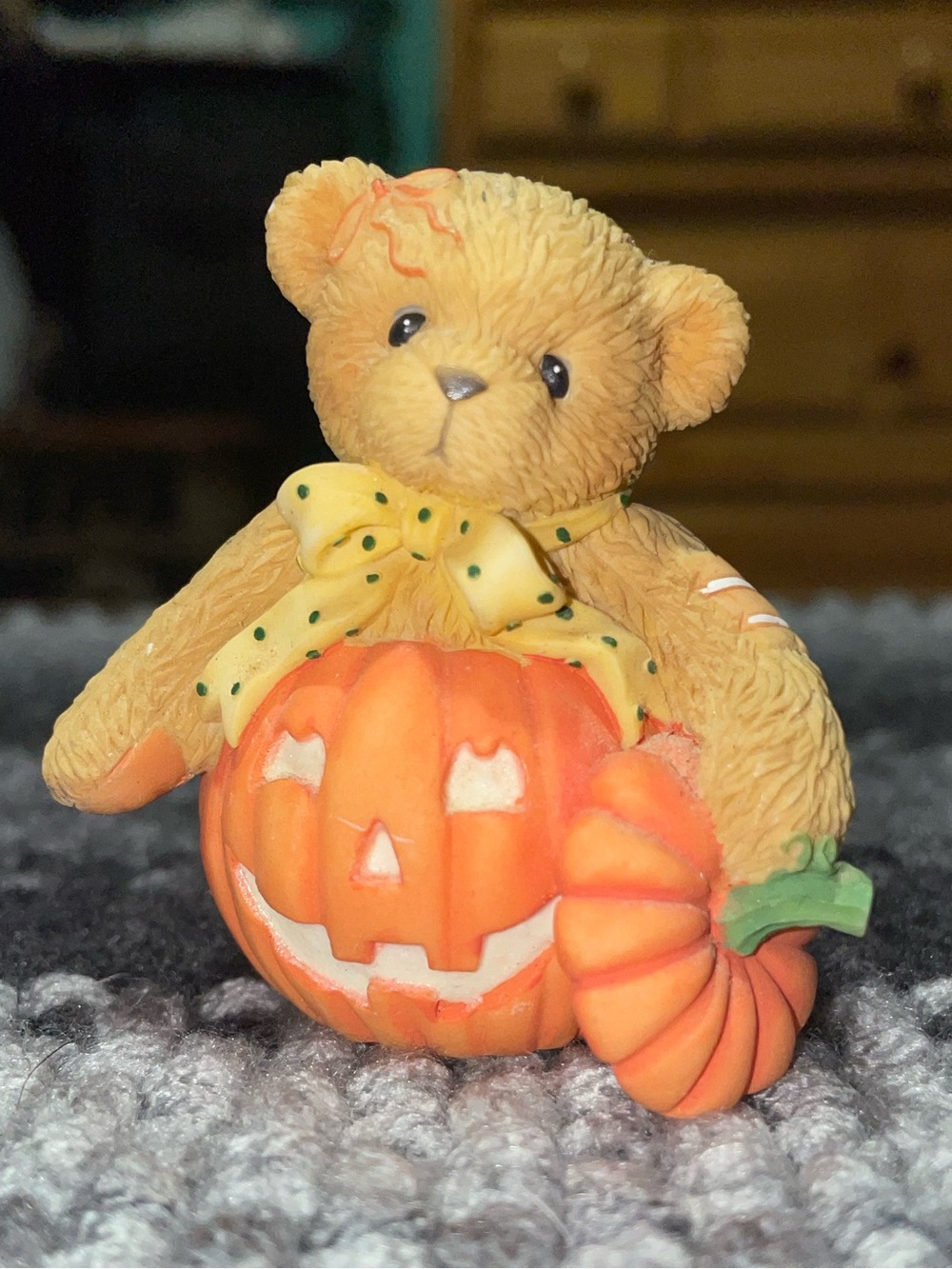 Avon Exclusive Cherished Teddies Leslie “Friendship Pops Up Everywhere” figurine